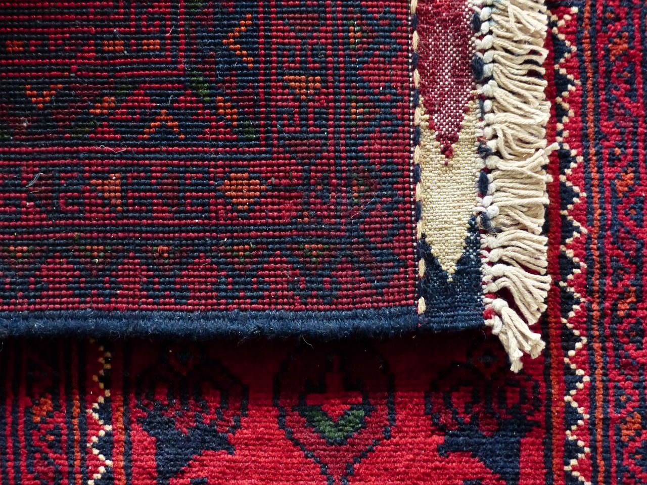 Jak wybrać idealny dywan do Twojego salonu?